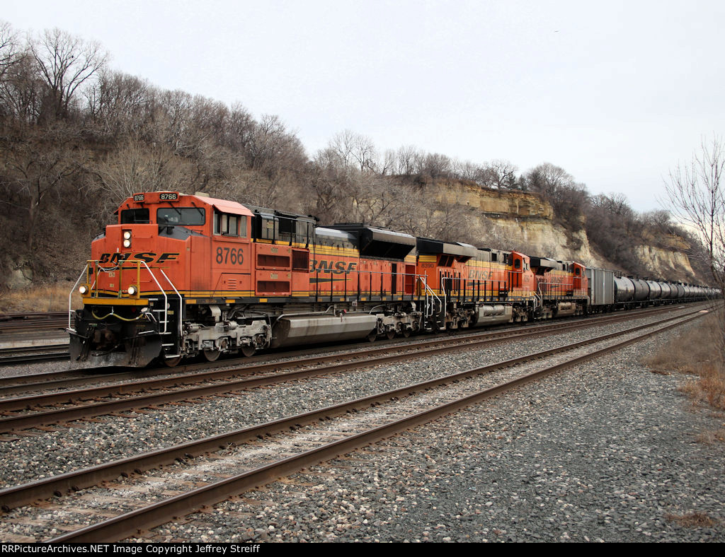 BNSF 8766